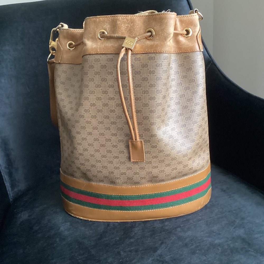 Vintage  Authentic Gucci  monogram coated canvas bucket bag